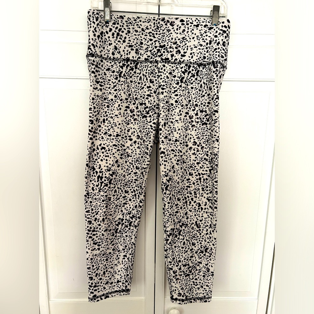 Balance Collection 7/8 leggings, white with black cheetah print, XL